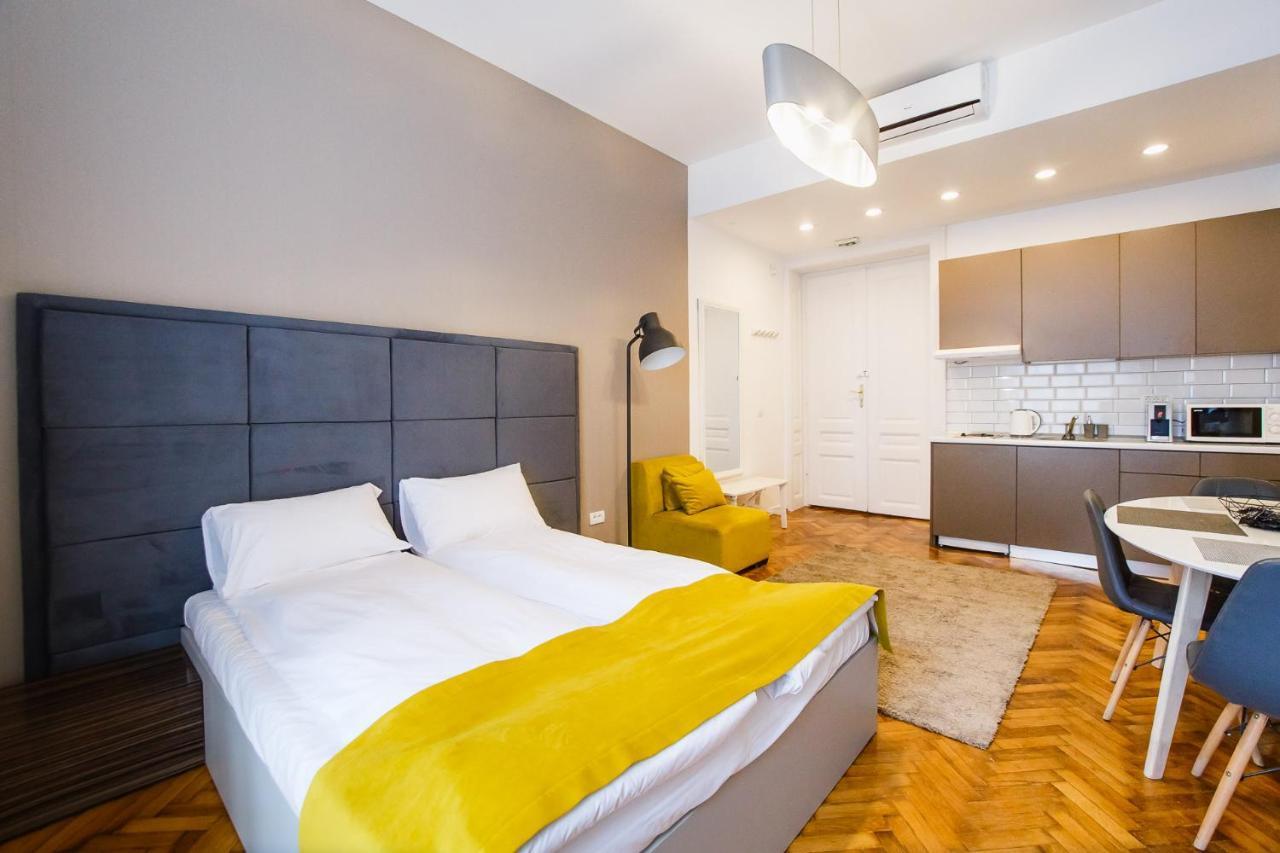 Eat It Cozy Downtown Apartments Oradea Exteriör bild