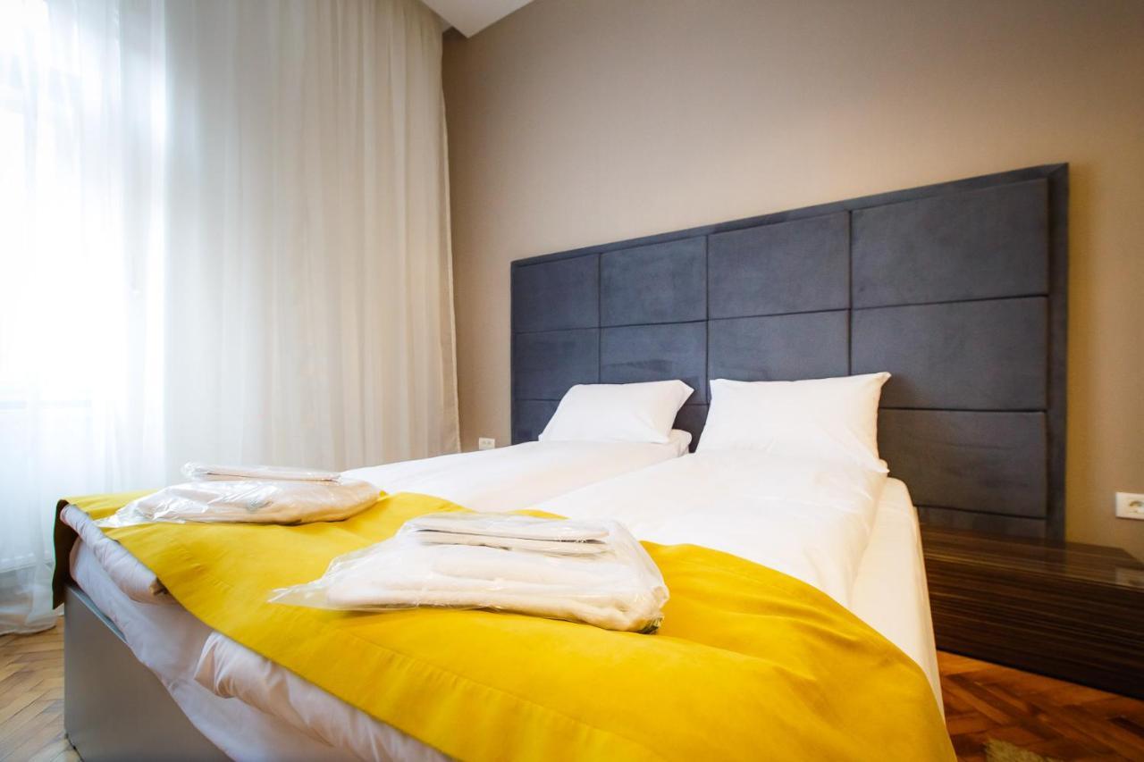 Eat It Cozy Downtown Apartments Oradea Exteriör bild