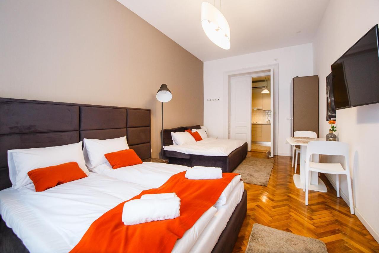 Eat It Cozy Downtown Apartments Oradea Exteriör bild