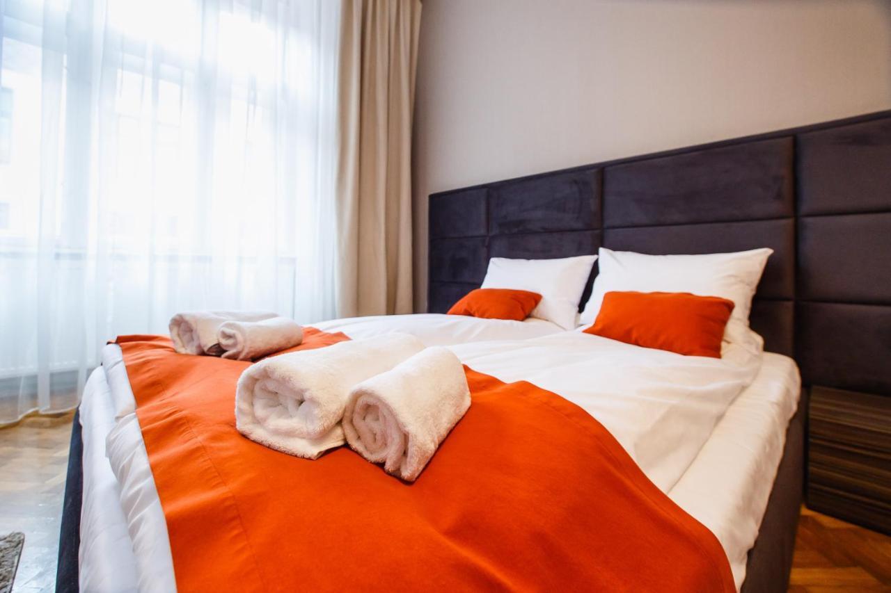 Eat It Cozy Downtown Apartments Oradea Exteriör bild