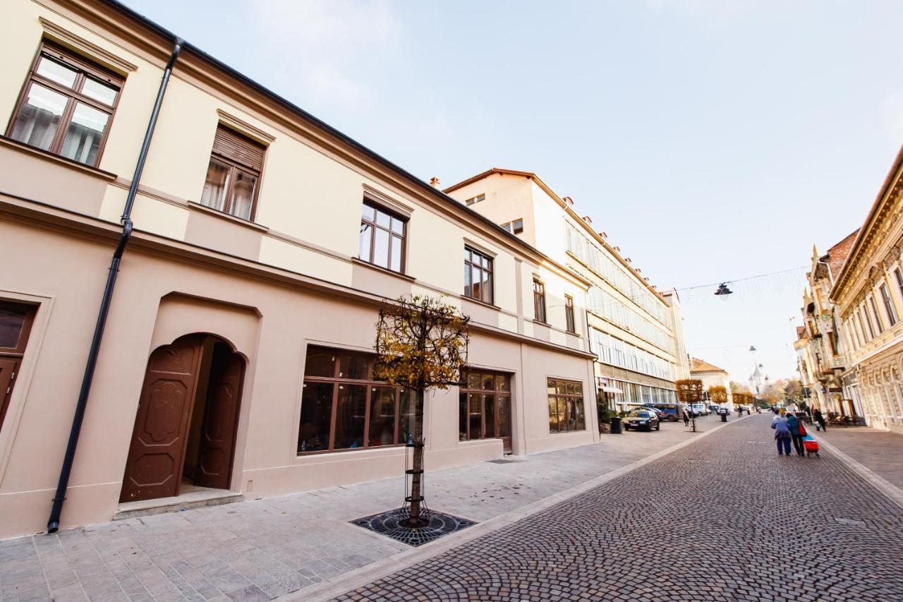 Eat It Cozy Downtown Apartments Oradea Exteriör bild